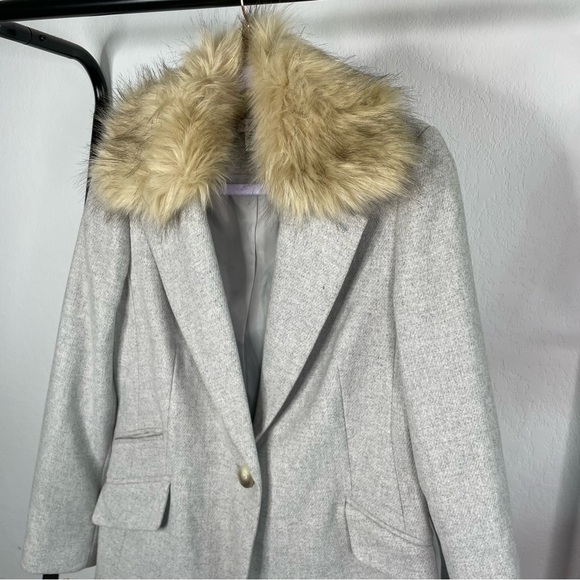 TOPSHOP Monica Light Gray Faux Fur Coat - Picture 2 of 9